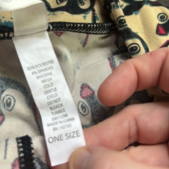 Lularoe Penguin Multi Print White & Beige - One Size - Picture 6 of 6